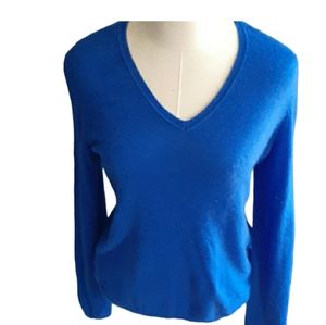 Cashmere charter club luxury women's blue vneck  sweater size S